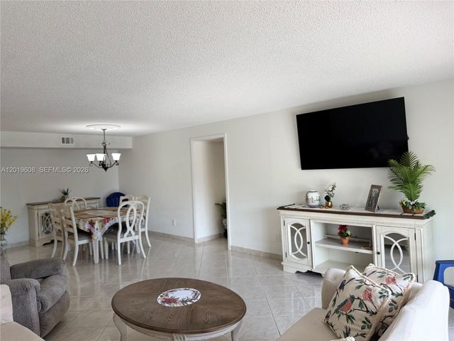 8120 SW 24th Street 314, North Lauderdale, FL 33068