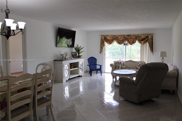 8120 SW 24th Street 314, North Lauderdale, FL 33068