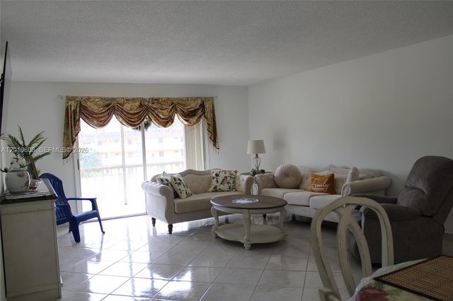 8120 SW 24th Street 314, North Lauderdale, FL 33068