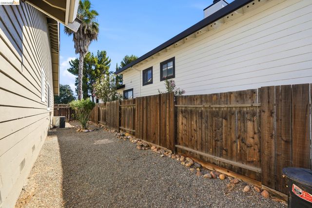 1794 Seal Way, Discovery Bay, CA 94505