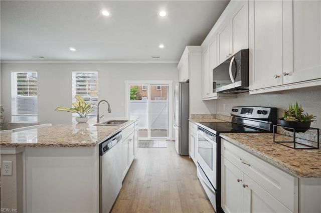 432 Charleston ST, Chesapeake, VA 23322
