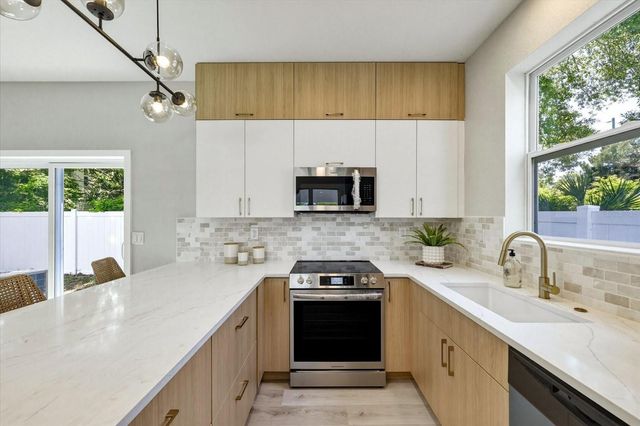 1044 12TH AVENUE S, St Petersburg, FL 33705