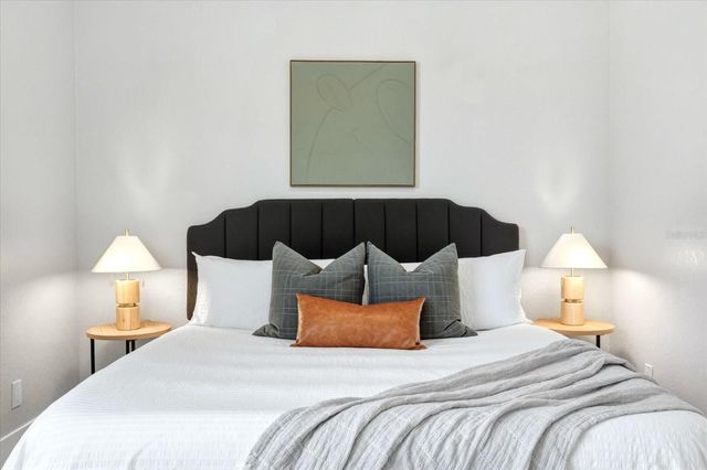 1044 12TH AVENUE S, St Petersburg, FL 33705