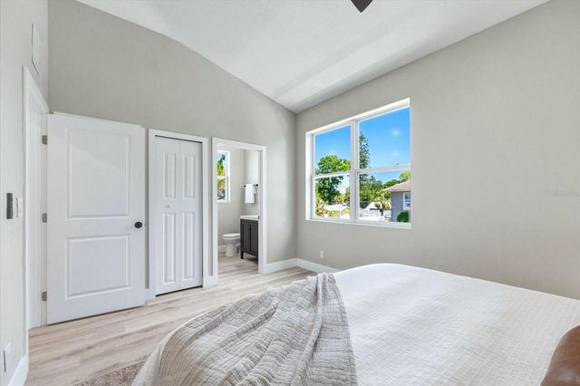 1044 12TH AVENUE S, St Petersburg, FL 33705