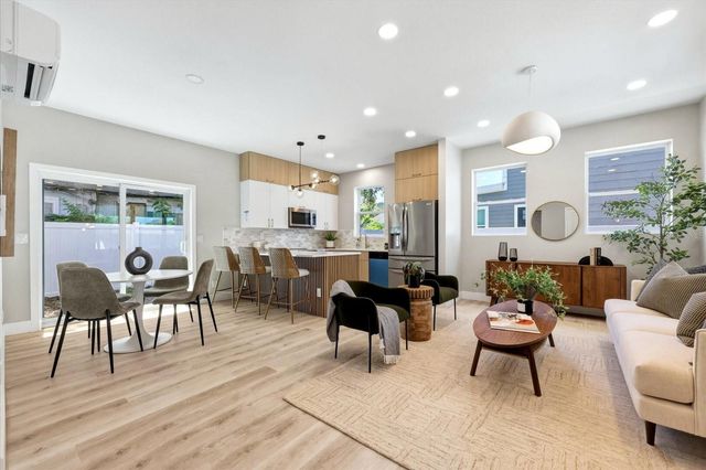 1044 12TH AVENUE S, St Petersburg, FL 33705