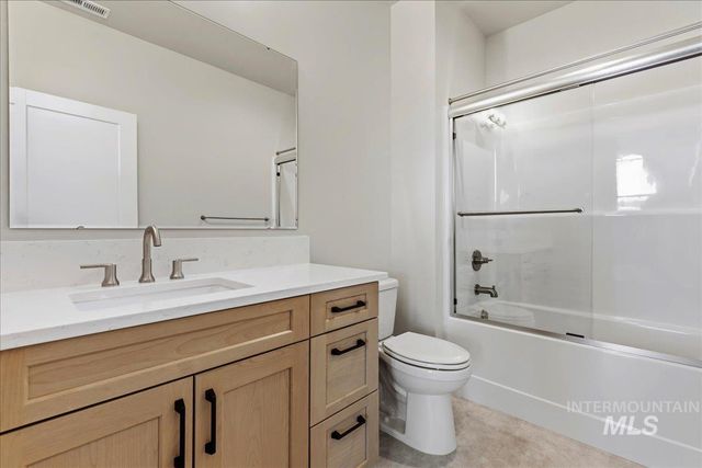 1041 W Malbar St., Meridian, ID 83646