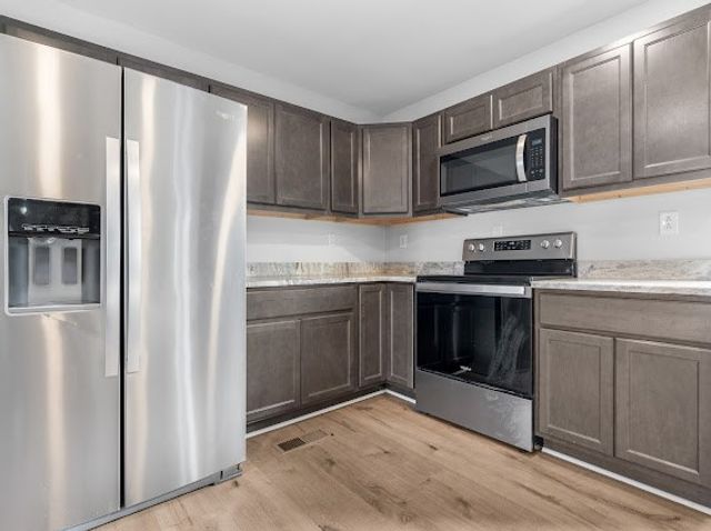 440 Moores Dr, Hopkinsville, KY 42240