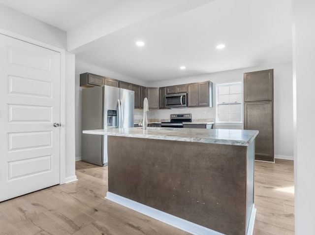 440 Moores Dr, Hopkinsville, KY 42240