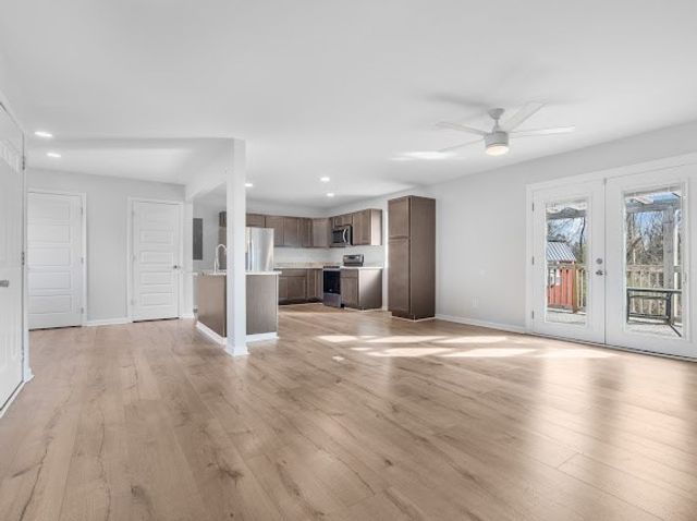 440 Moores Dr, Hopkinsville, KY 42240