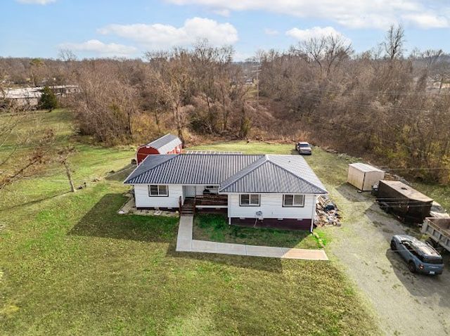 440 Moores Dr, Hopkinsville, KY 42240