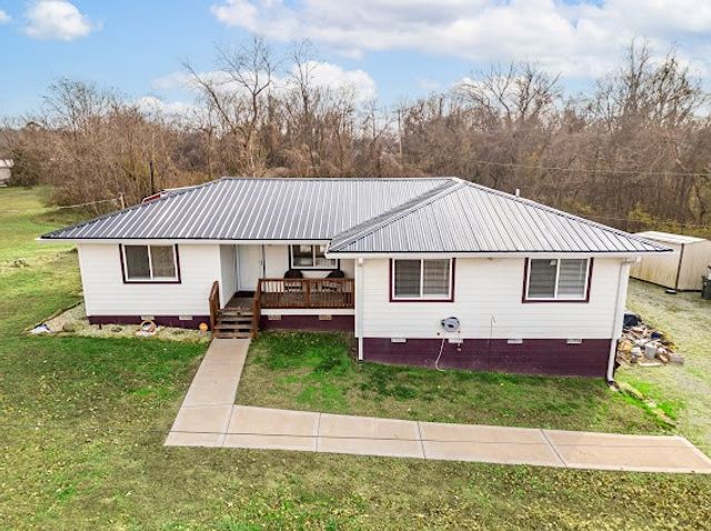 440 Moores Dr, Hopkinsville, KY 42240