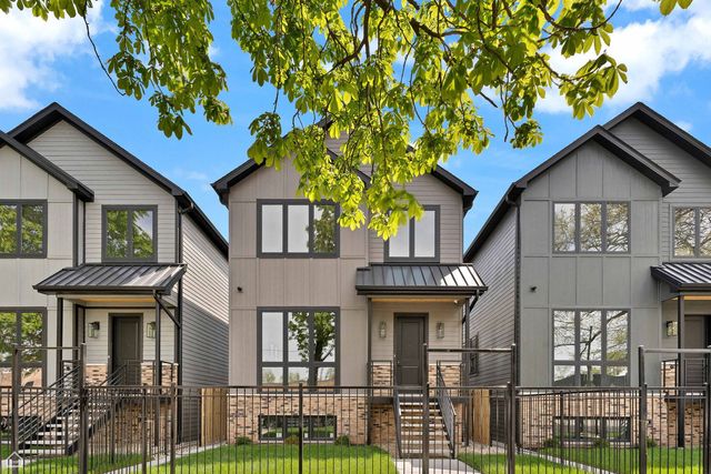 3905 N Drake Avenue, Chicago, IL 60618