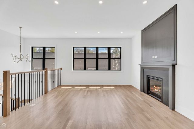 3905 N Drake Avenue, Chicago, IL 60618