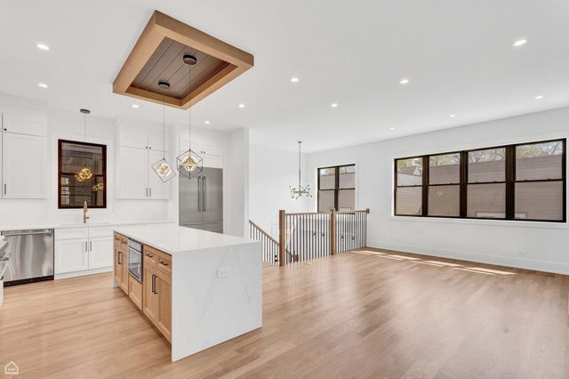 3905 N Drake Avenue, Chicago, IL 60618
