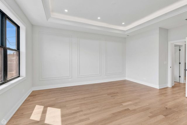 3905 N Drake Avenue, Chicago, IL 60618