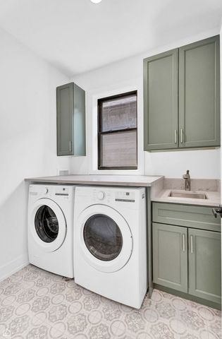 3905 N Drake Avenue, Chicago, IL 60618