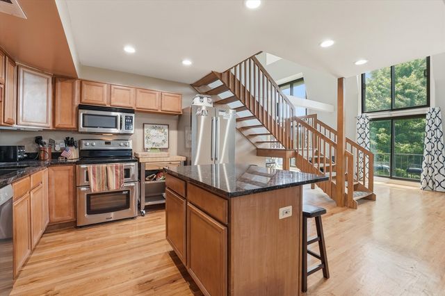 600 W Russell Street 309, Barrington, IL 60010