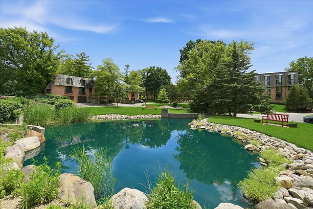 600 W Russell Street 309, Barrington, IL 60010