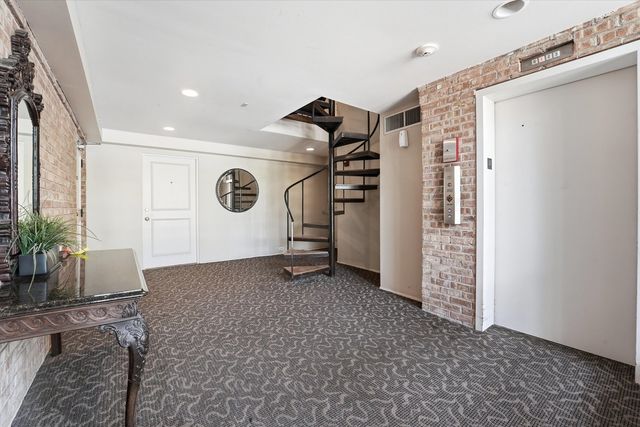 600 W Russell Street 309, Barrington, IL 60010