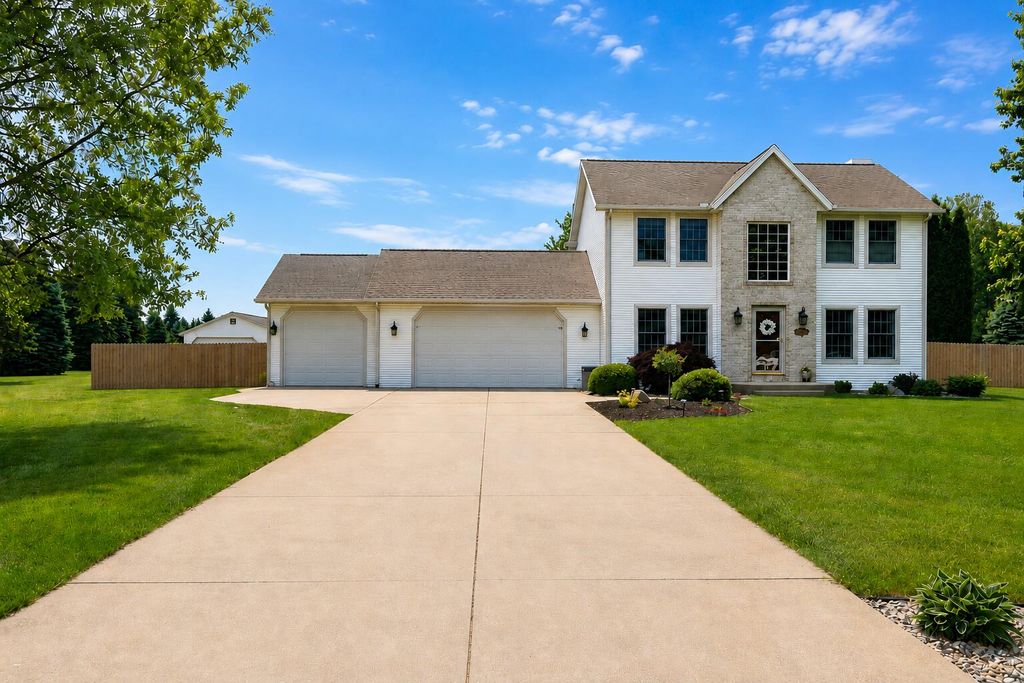 47679 Woodfield Drive, Almena Twp, MI 49071