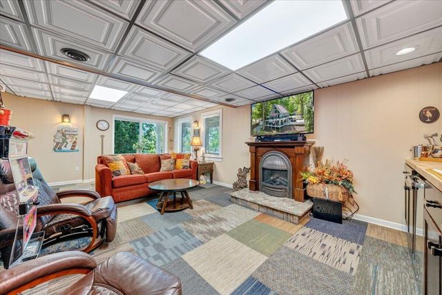 890 Long Island DR, Moneta, VA 24121