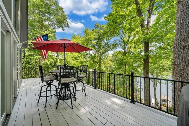 890 Long Island DR, Moneta, VA 24121