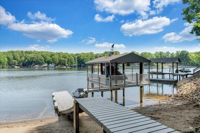 890 Long Island DR, Moneta, VA 24121