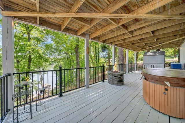 890 Long Island DR, Moneta, VA 24121
