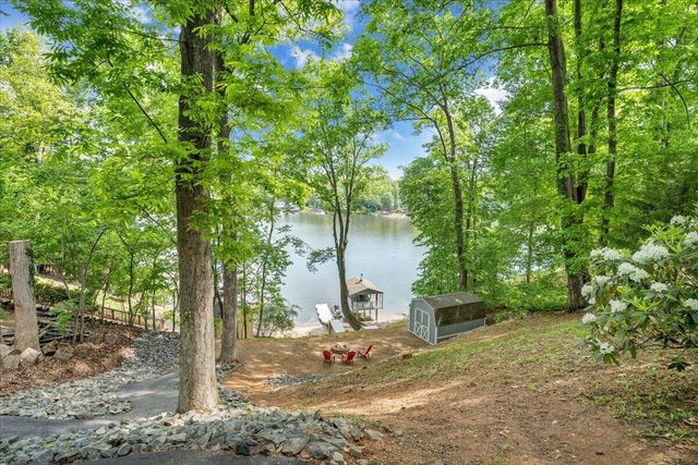 890 Long Island DR, Moneta, VA 24121