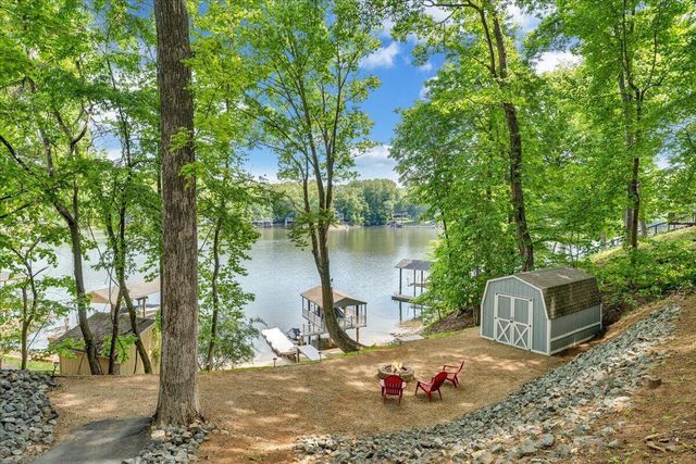 890 Long Island DR, Moneta, VA 24121