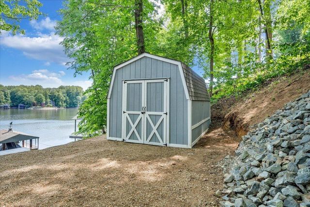890 Long Island DR, Moneta, VA 24121