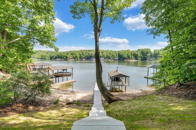 890 Long Island DR, Moneta, VA 24121