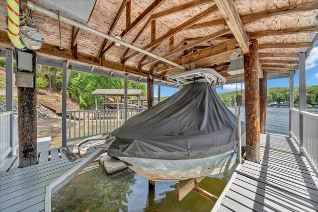 890 Long Island DR, Moneta, VA 24121