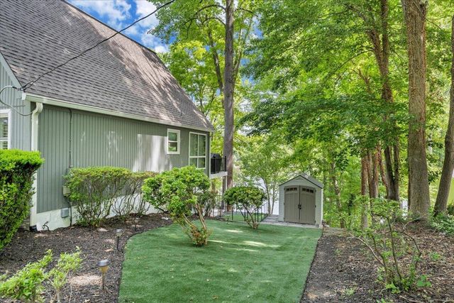 890 Long Island DR, Moneta, VA 24121