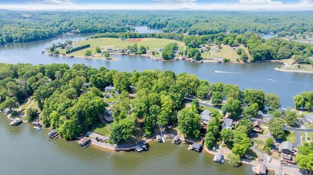 890 Long Island DR, Moneta, VA 24121