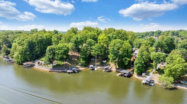 890 Long Island DR, Moneta, VA 24121