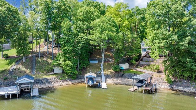 890 Long Island DR, Moneta, VA 24121