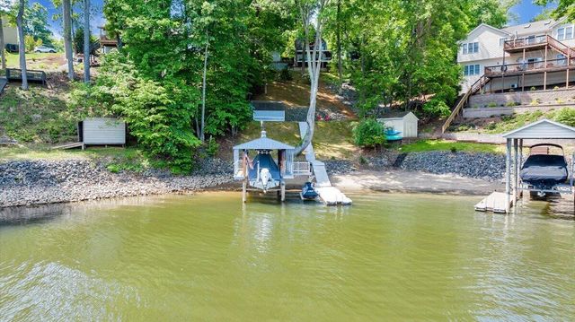 890 Long Island DR, Moneta, VA 24121