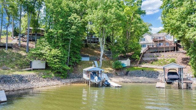 890 Long Island DR, Moneta, VA 24121