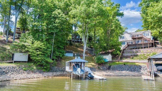 890 Long Island DR, Moneta, VA 24121