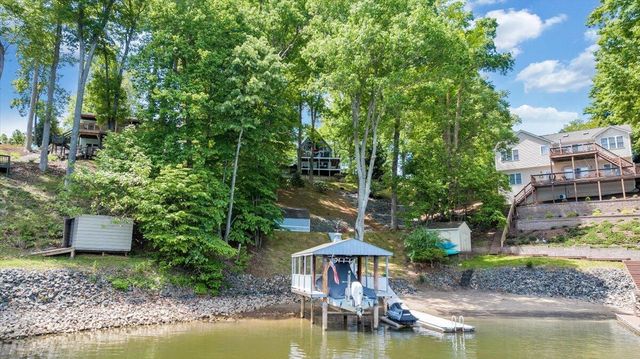 890 Long Island DR, Moneta, VA 24121