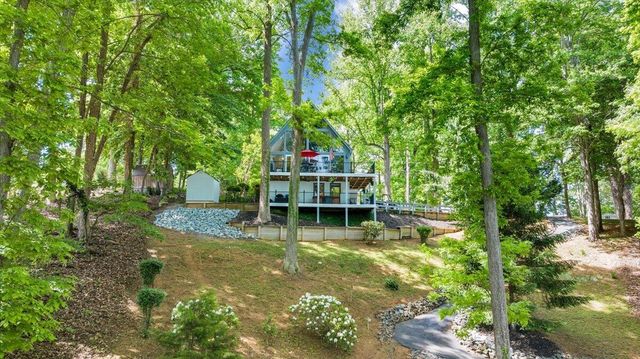 890 Long Island DR, Moneta, VA 24121