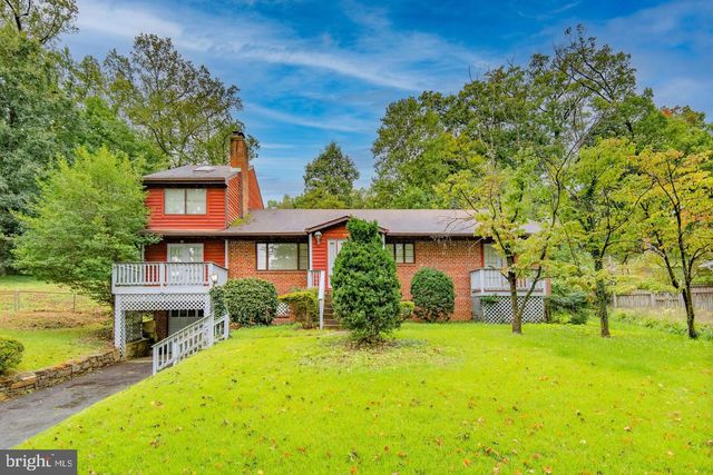 2400 N VERMONT ST, Arlington, VA 22207