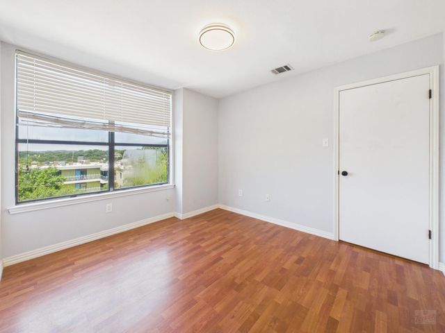 2409 Leon ST 201, Austin, TX 78705