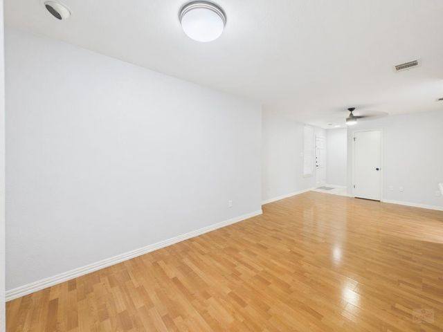 2409 Leon ST 201, Austin, TX 78705