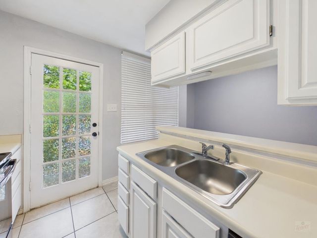 2409 Leon ST 201, Austin, TX 78705