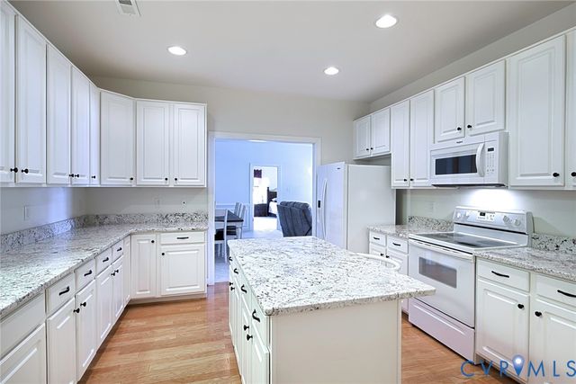 7402 Dress Blue Cir, Mechanicsville, VA 23116