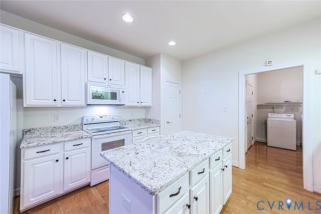7402 Dress Blue Cir, Mechanicsville, VA 23116