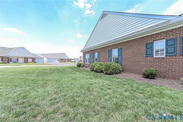 7402 Dress Blue Cir, Mechanicsville, VA 23116