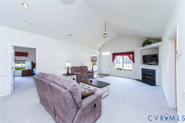 7402 Dress Blue Cir, Mechanicsville, VA 23116